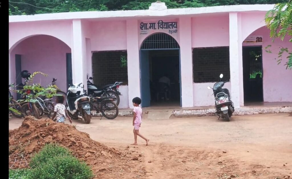 छात्र हित में सेवा, संकल्प, समर्पण की मिसाल सरकारी शिक्षक जितेंद्र सिकरवार*
